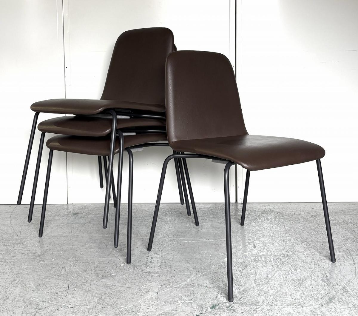 【いろいろな用途に大活躍！スタッキング可能なミーティングチェア！】■イトーキ（ITOKI）　ノットワーク（Knot work）　スタッキングチェア　■背/座面　ビニール地張りタイプ　■4本脚　■ブラウン
                        ノットワーク
                                    中古
            