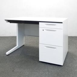 【9台入荷】【在庫入替】コクヨ社より「IS」シリーズのホワイトデスク入荷！中古　デスク　オフィス家具　事務什器　片袖　ホワイト　事務机　W1100　D700