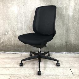 【透過性と機能性を最大限に活かした人気チェア！】■コクヨ（KOKUYO）　シロッコ（Scirocco）チェア　ハイバック　肘無し　■背面メッシュ　■ブラック 【弊社使用欄：A01003397】
