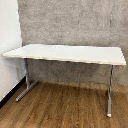 【訳アリ】オカムラ製のミーティングテーブル【8177シリーズ】が入荷しました！　※福岡倉庫商品　＊福岡市拠点の「オフィスバスターズ福岡南店」は、福岡はもちろん、岡山・広島エリアにも対応しています。中古オフィス家具・チェア・デスク・複合機など一式手配可能。各地に特化した在庫とワンストップ対応で、起業・移転・レイアウト変更にしっかり対応し、岡山・広島でも安心の選択肢をご提供します。＊