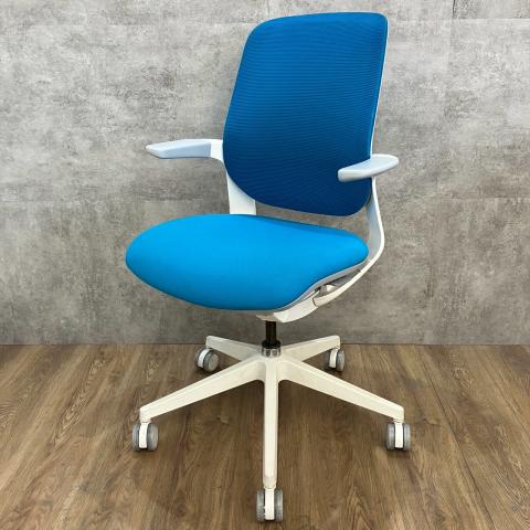 【南】ファシス製の【オフィスチェア/固定肘】が入荷しました！　＊熊本市で、中古オフィス用品・オフィス家具をお探しなら「オフィスバスターズ熊本サテライト店」へ＊※サテライトは商談スペースのみの為、在庫は福岡の在庫を掲載しております。商品につきましてはお電話にてお問い合わせください。
