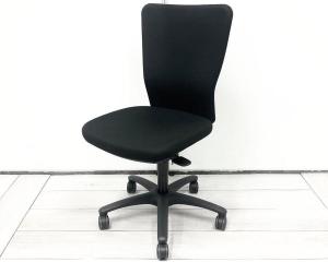 【人間工学に基づいた快適シーティング・ワーキングチェアの定番モデル！】■オカムラ製（okamura）カロッツァ（Carrozza）チェア　ハイバック肘付き　■ハンガー無し　■ブラック【入替セールにつき30%OFF！】