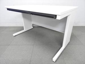 【2台入荷！】【高さ700mmの通常サイズ！！人気のホワイトカラー！！】■コクヨ製　ピクサシリーズ　平机　幅1200㎜　■ホワイト【A01009437】