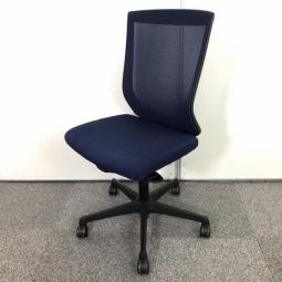 【在庫入替セール品】【長時間のデスクワークもランバーが快適にサポート！背中全体をサポートするハイバックタイプ！】■オカムラ（okamura）製　エスクード（ESCUDO）チェア　ハイバック　肘無し　■メッシュバック　■色：ダークブルー 【弊社使用欄：A00997998】