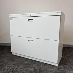 【汎用性抜群の大容量書庫！抜群の収納力で書類をスッキリ整理！】■クロガネ(KUROGANE)製　■2段ラテラル書庫　■ローキャビネット　■シリンダー錠　■カラー：ホワイト