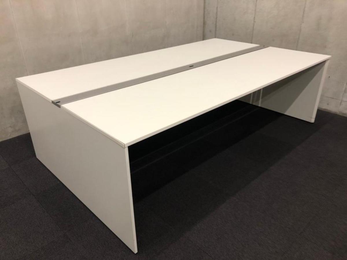 【関東倉庫在庫品】イトーキ製・『インターリンク』入荷!!【W1400】タイプ！2人使用で、一人使用サイズがW1400で使用でき広々お使い頂けます。解放感とコミュニケーションをアップさせてくれるデザイン！2人一組でチーム席としてのご使用がオススメ！！オフィスバスターズ　梅田本店
                        インターリンク
                                    中古
            