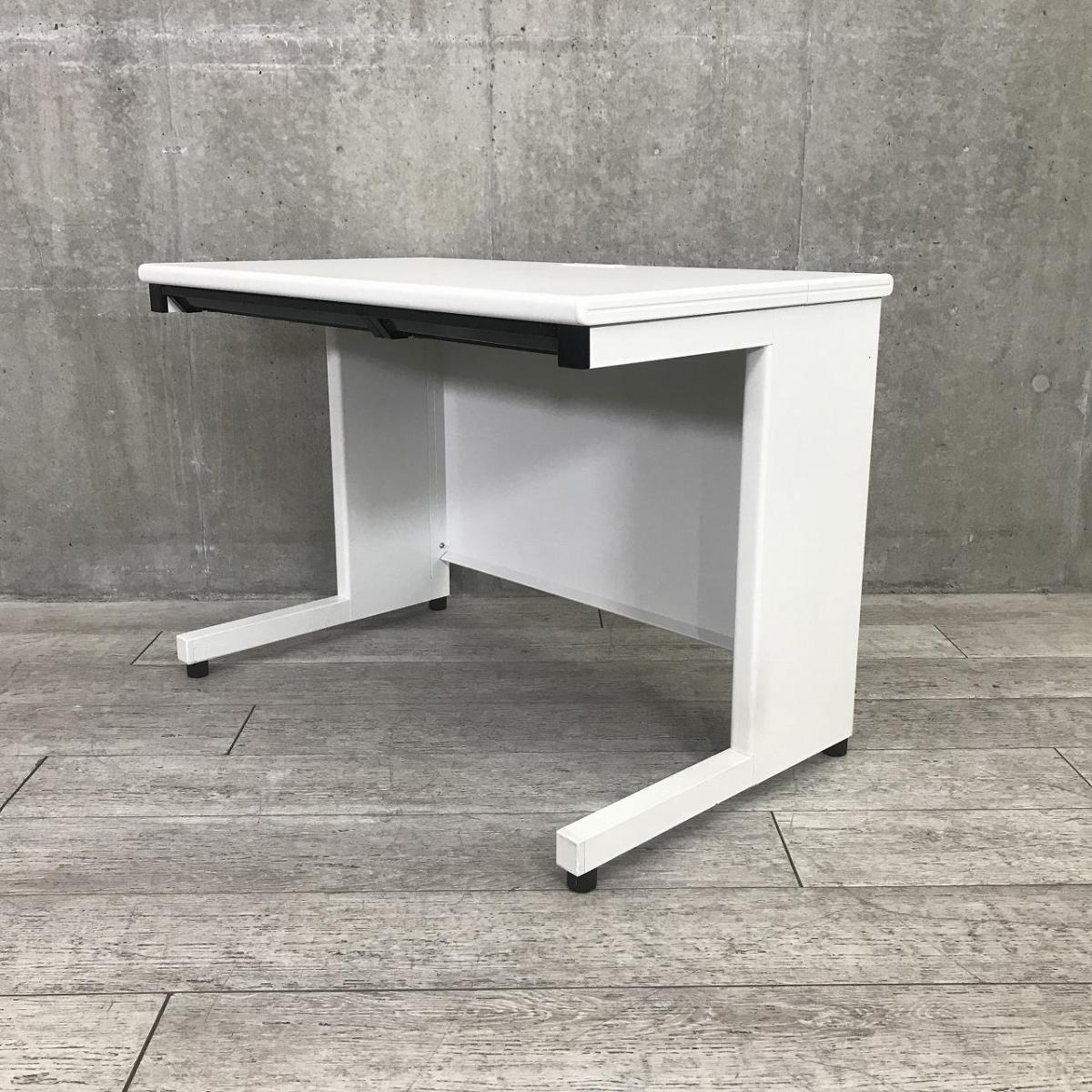 【ベーシックな使いやすさ！W1000×D600ｍｍのコンパクトサイズの平机 】■プラス (PLUS) 製　フラットラインシリーズ　平机　引き出し付き　■ホワイト
                        フラットライン
                                    中古
            