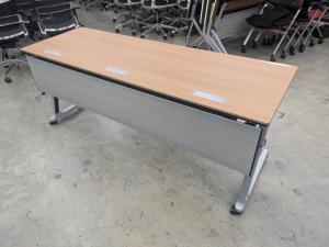 【西】【福岡西店在庫】【4台入荷】【オカムラ】【インターアクト】上質テーブル木目調インターアクトPRO※幕板付きタイプ◆オカムラ製【RP】