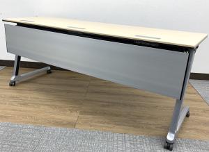 【西】【福岡西店在庫】【4台入荷】【オカムラ】【インターアクト】上質テーブル木目調インターアクトPRO※幕板付きタイプ◆オカムラ製【RP】　＊熊本市で、中古オフィス用品・オフィス家具をお探しなら「オフィスバスターズ熊本サテライト店」へ＊※サテライトは商談スペースのみの為、在庫は福岡の在庫を掲載しております。商品につきましてはお電話にてお問い合わせください。