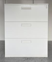 【6台入荷】【オフィスの書類をスッキリ整理！奥行400㎜の引き出し式ローキャビネット！】■コクヨ（KOKUYO）製　エディア(EDIA)シリーズ　3段ラテラル　ローキャビネット　■W900×D400㎜　■ホワイト/天板付　■シリンダー錠