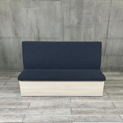 【レイアウト次第でオフィスのあらゆるシーンに対応！ミーティングスペース、休憩スペースなどにオススメ！】■オカムラ製　ブレスタ　3人用ソファ　■ネイビー×木目ナチュラル脚【ABW商材】【関東倉庫在庫品】【弊社使用欄：A01018300】