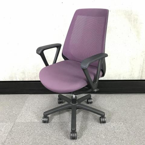 【理想的な作業姿勢をキープ！通気性も良い背もたれメッシュ！】■イトーキ（ITOKI）　 ノナ（nona）チェア　ハイバック　肘付き　■サークル肘　■背面メッシュ　■プラムパープル × ブラックシェル【弊社使用欄：A01020308】