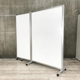 【アイデア広がる大きなボード！】■オカムラ製　2連ホワイドボードパーティション　W2015（1215+800）×H1800mm　キャスター付【折りたたみ式】【2つ折りパネル】★【ABW】