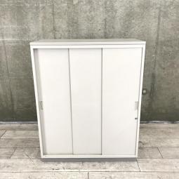 【真ん中も出し入れしやすい！】■イトーキ製　3枚引戸書庫　天板付き　■スライド扉でスペースを有効活用！【3枚引違い書庫】【ITOKI　THIN LINE CABINET】