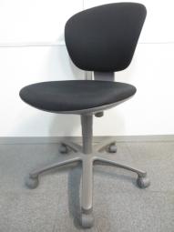 【博】【フィット感抜群！】■レグノチェア（LEGNO）ブラック ■座り心地の良い3次元形状モールドウレタン！