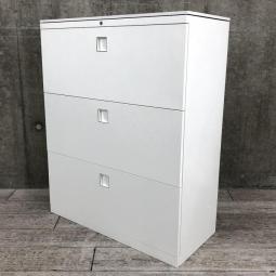 【オフィスの必需品！大容量の三段キャビネット！奥行浅めの400㎜！】■オカムラ/レクトラインシリーズ/3段ラテラル■W900×D400㎜■シリンダー錠/天板付き