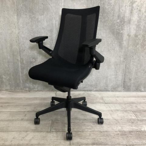 【南】【2022年製】イトーキのオフィスチェア【アクトメッシュ/ブラック】が入荷しました！　＊福岡市拠点の「オフィスバスターズ福岡南店」は、福岡はもちろん、岡山・広島エリアにも対応しています。中古オフィス家具・チェア・デスク・複合機など一式手配可能。各地に特化した在庫とワンストップ対応で、起業・移転・レイアウト変更にしっかり対応し、岡山・広島でも安心の選択肢をご提供します。＊