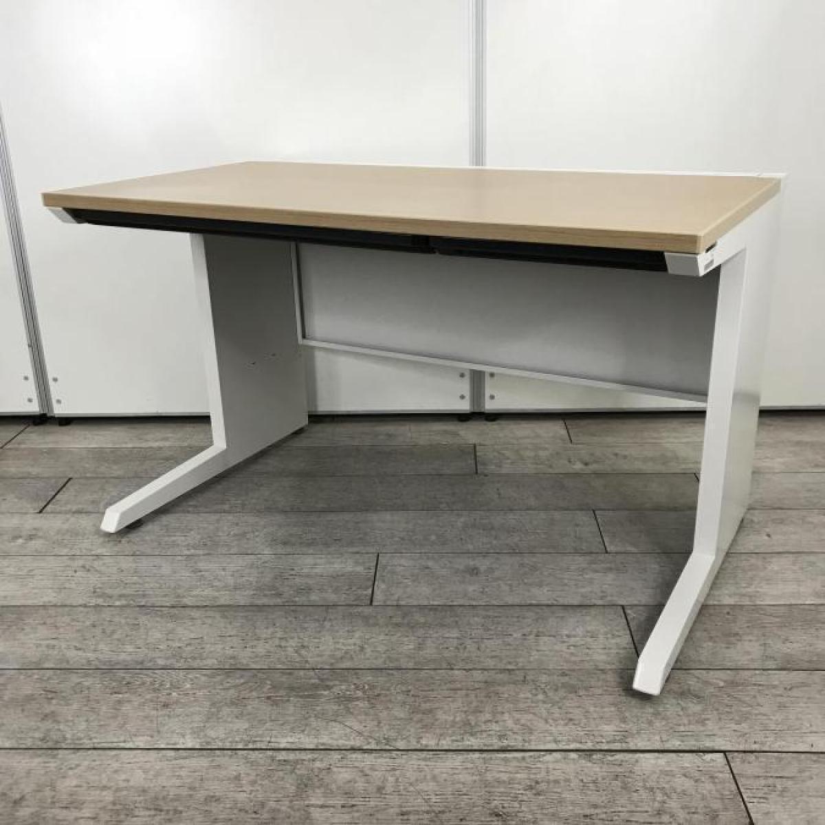 【安心の国内メーカー！スタンダードなサイズ幅1200㎜のオフィスデスク！】 ■ITOKI（イトーキ）製　CZRシリーズ　平机　引き出し付き　■天板：木目ナチュラル × 本体ホワイト
                        CZRデスク
                                    中古
            