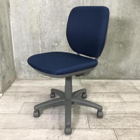 中古 オカムラ ビラージュ オフィスチェア 肘当て付き ネイビー 事務