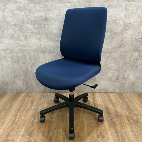 【中古】トルテR KZ-230PG-T1B2 イトーキ（ITOKI） 肘無ローバックチェア