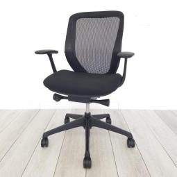 オフィス業界の人気売れ筋商品！前傾機能だけじゃない！包み込まれるようなフィット感が人気のオフィスシーティング！/オススメ(おすすめ) /人気商品【弊社使用欄：A01022642】
■オカムラ/シルフィー メッシュ/ブラック/固定肘付き