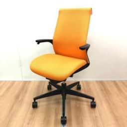 【在庫入替セール品】オフィスにフレッシュさを与える！手元のレバーで調整可能な使い勝手の良いミドルクラスチェア！
■コクヨ/M4/オレンジ