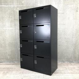 【1台で8人分の収納可能なモバイルロッカー！増員・拠点開設に】■コクヨ（KOKUYO）製　8人用パーソナルロッカー　W900×H1550㎜　投函口あり　■ダイヤル錠　■ブラック △