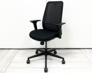 大人気のメッシュ＆オールブラックカラー！背もたれれが高く可動肘掛付で使い勝手も抜群な世界3大メーカー製商品！
■スチールケース/Personality（パーソナリティー）/ブラック
