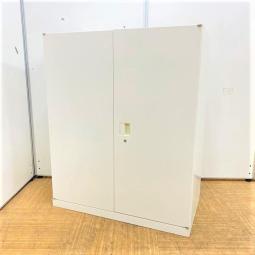 オカムラ製のスチール製キャビネット！使い勝手の良い、両開きタイプが入荷！人気のオールホワイトカラー！
■オカムラ/SA-デュオライン/ホワイト/両開き