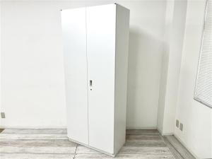 【定価約13万円】【1台で抜群の収納力！両開きのハイキャビネット入荷！】■イトーキ/シンライン　■両開きハイキャビネット　■ホワイト　■シリンダー錠