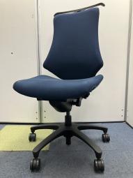 【大人気チェア】【姿勢の変化にフレキシブルに対応！スタイリッシュなデザインのメッシュチェア！】■イトーキ（ITOKI）　エフチェア　ハイバック　ブルー