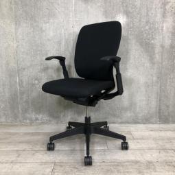 【博】【シンプルなブラックのチェア！】◆イトーキ/フルゴ　可動肘　黒　人気　博多　天神　中古家具　九州最大級　オフィスバスターズ
