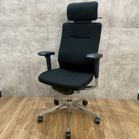 ★レア★オカムラ製のオフィスチェア【コーラルシリーズ/ヘッドレスト付き】が入荷しました！　＊福岡市拠点の「オフィスバスターズ福岡南店」は、福岡はもちろん、岡山・広島エリアにも対応しています。中古オフィス家具・チェア・デスク・複合機など一式手配可能。各地に特化した在庫とワンストップ対応で、起業・移転・レイアウト変更にしっかり対応し、岡山・広島でも安心の選択肢をご提供します。＊