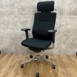 ★レア★オカムラ製のオフィスチェア【コーラルシリーズ/ヘッドレスト付き】が入荷しました！　＊福岡市拠点の「オフィスバスターズ福岡南店」は、福岡はもちろん、岡山・広島エリアにも対応しています。中古オフィス家具・チェア・デスク・複合機など一式手配可能。各地に特化した在庫とワンストップ対応で、起業・移転・レイアウト変更にしっかり対応し、岡山・広島でも安心の選択肢をご提供します。＊