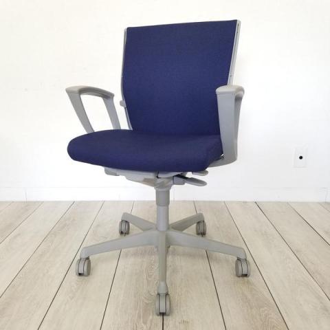 【中古】エスクード C433GR-FFW4 オカムラ（okamura） 肘付ローバックチェア