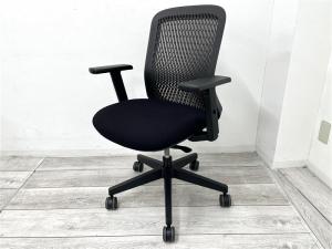 【定価約6万円】【グラデーションメッシュが視覚的、性能的にも優れたオフィスチェア】■プラス/トライチェア　■ブラック　■可動肘　■背樹脂メッシュ