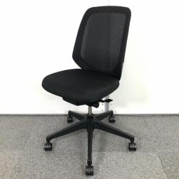 【在庫入替セール品】【オフィスの今を、もっと美しく快適に！新世代ワークチェア】■イトーキ（ITOKI）製　ノートチェア　肘無ハイバック　■ブラック　■背面メッシュ【弊社使用欄：A00977640】