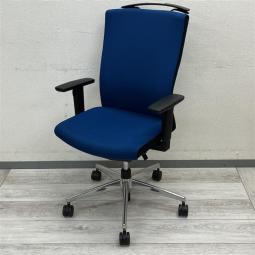 【在庫入れ替えSALE】ワンランク上の快適なクッション性！シンプルなデザインと高品質な座り心地でデスクワークをサポート！エアランバーサポート機能付き！
■コクヨ/プントチェア（PUNTO）/ブルー　ハンガー付〈岐阜・愛知・三重・静岡・福井〉