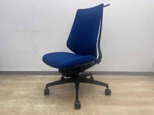 【在庫入れ替えSALE】【心地よい座り心地とスタイリッシュなデザインが人気！】■コクヨ（KOKUYO）製　デュオラ（Duora）チェア　肘無ハイバック　■クッションタイプ　■コートハンガー付　■プルシアンブルー【体格差に応じた最適サポートを実現！】