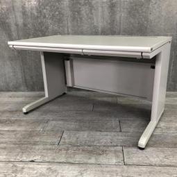 【在庫入れ替えSALE】【定番デスク幅1200㎜/奥行800㎜サイズ！ニューグレーで汚れが目立ちにくいパソコンデスク！】■コクヨ製　MXデスク　平机　■ニューグレー　■引出し付　■配線口付〈岐阜・愛知・三重・静岡・福井〉