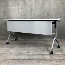 【在庫入れ替えSALE】【フレキシブルに活躍する便利アイテム！】■コクヨ（KOKUYO）製　リーフラインシリーズ　サイドスタックテーブル　W1500×D450×H720mm　■ホワイト　■幕板パネル付　【軽量で使いやすい！スッキリ収納！】＠2-iwane