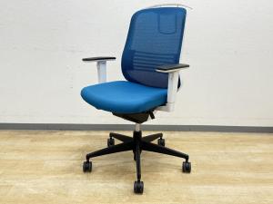 【腰部に合わせて支え方を変えれる、背もたれにランバーサポート！】■コクヨ（KOKUYO）製　シロッコ（Scirocco）　肘付き　■ランバーサポート付き　■可動肘　■メッシュバック　■ターコイズブルー〈岐阜・愛知・三重・静岡・福井〉