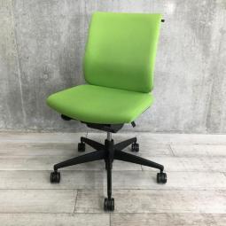 【コクヨのロングセラー商品！！】【納得の座り心地！魔法のように売れ続けている定番のオフィスチェア！】■コクヨ（KOKUYO）　ウィザード（wizard）チェア　ローバック　肘無し　■色：イエローグリーン　■ハンガー付き