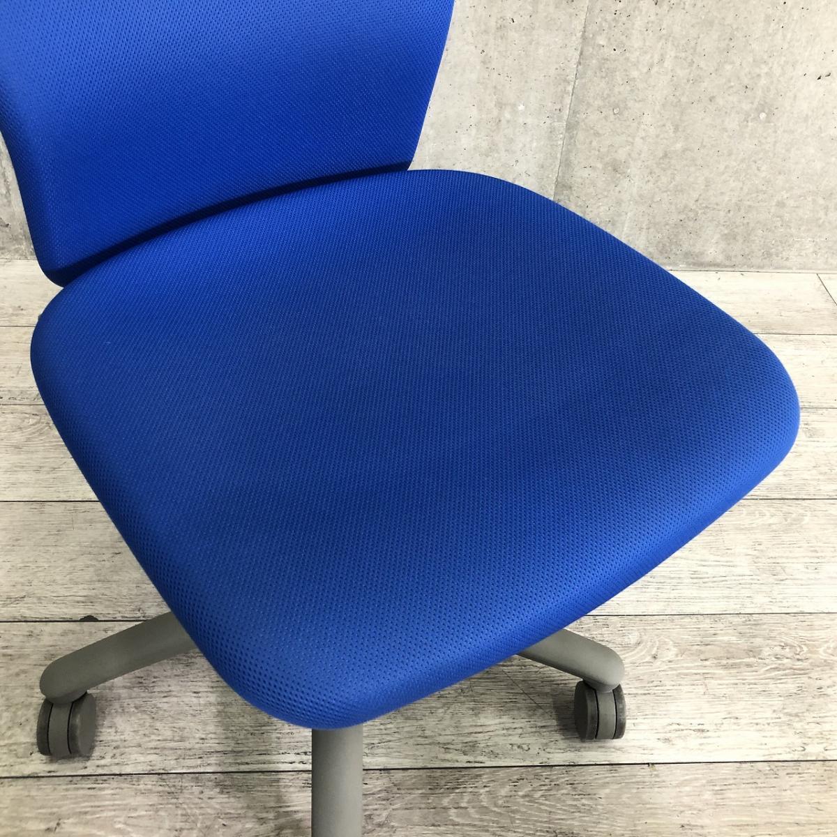 オカムラ　カロッツァチェア 中古】カロッツァチェア オカムラ/okamura 肘付ローバックチェア