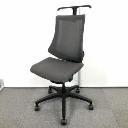 【西】※近日入荷予定【スタイリッシュで座り心地も抜群！高機能チェア！】■イトーキ製　エフ　肘無ハイバック　■背面メッシュ　■コートハンガー付　■オフブラック【福岡オフィス家具】【福岡中古家具】【中古事務什器】【中古チェア】【中古椅子】