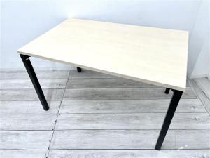 【定価約7万円】【打ち合せ・休憩室にも！幅1200㎜のクールなミーティングテーブル！】■コクヨ（KOKUYO）製　ジュート（JUTO）　ミーティングテーブル　4本脚　W1200×D750㎜　■天板：ナチュラル　脚：ブラック
