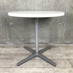 【在庫セール品・1台限定】■パブリック製　丸テーブル　会議用　リフレッシュスペース　W750㎜　■天板：ホワイト/脚：シルバー　【会議用としても！休憩室用としても！ちょっとした作業テーブルとしても人気の高い万能な丸テーブルが入荷！】