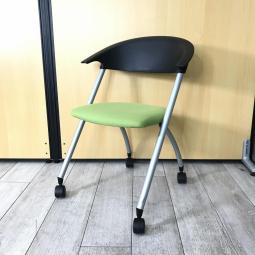 【会議室や商談スペースに！平行スタックで省スペース！】■コクヨ（KOKUYO）　コルサチェア（corsa）　ネスティングチェア　ミーティングチェア　■座面：グリーン/背面：樹脂ブラック　■キャスター付き