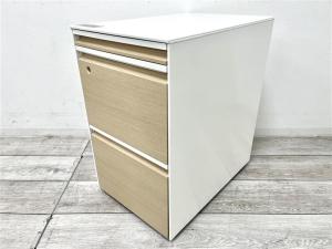 【定価約8万円】【超レアな表面木目柄のおしゃれなワゴンが入荷！】■オカムラ（okamura）プロステージシリーズ　３段ワゴン　■色：本体/ホワイト　正面/木目ナチュラル　■シリンダー錠