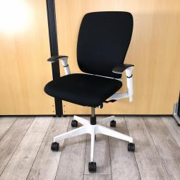 【基本ニーズである「汚れにくさ」「壊れにくさ」を実現したスタイリッシュデザインのOAチェア！】■イトーキ（ITOKI）製　fulgo（フルゴ）チェア　肘付き　ハイバック　■可動肘　■色：ブラック 【弊社使用欄：A01018703】